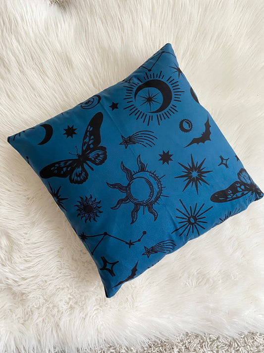 Mystic pillow covering